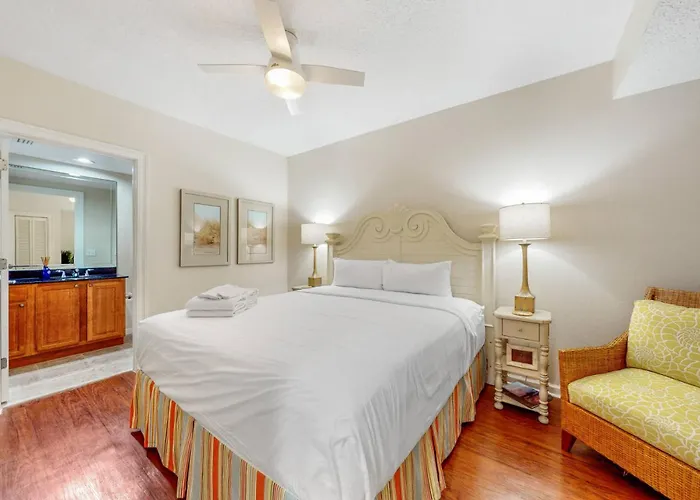 The Colonnades 1401 Holiday home Gulf Shores